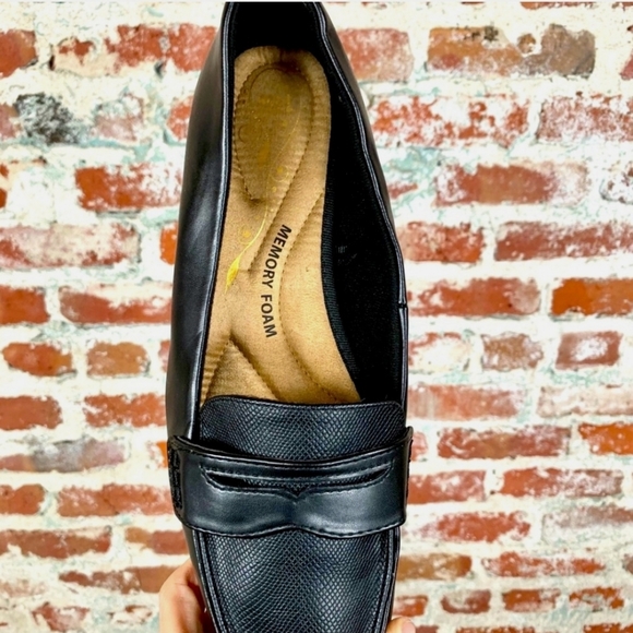 ♡ Black Faux Leather Penny Loafers 11W - Picture 12 of 15
